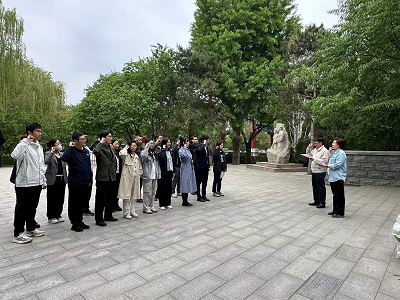 華夏金租與北京信托聯(lián)合開展陶然亭公園紅色教育主題團(tuán)青活動